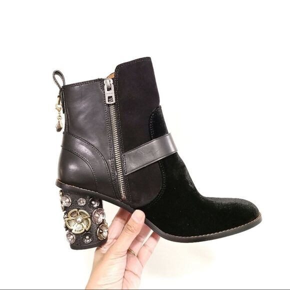 COACH Women's Leather Tea Rose‎ Block Heel Moto Booties in Black 9.5 - Picture 1 of 14